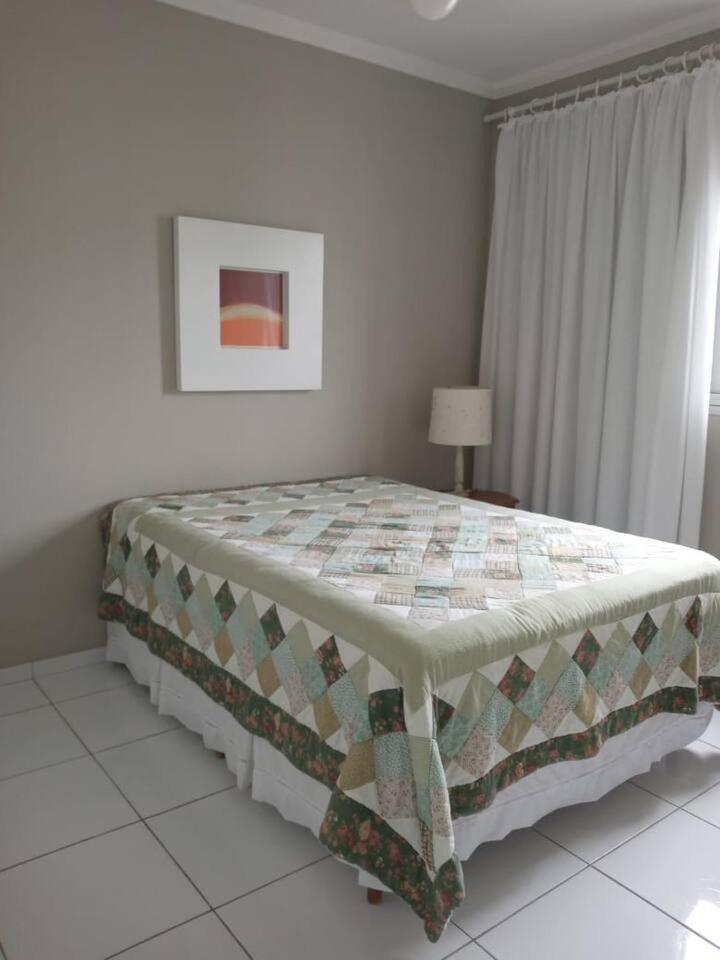 Apartamento completo na calçada da praia Apartment Guaruja Exterior photo